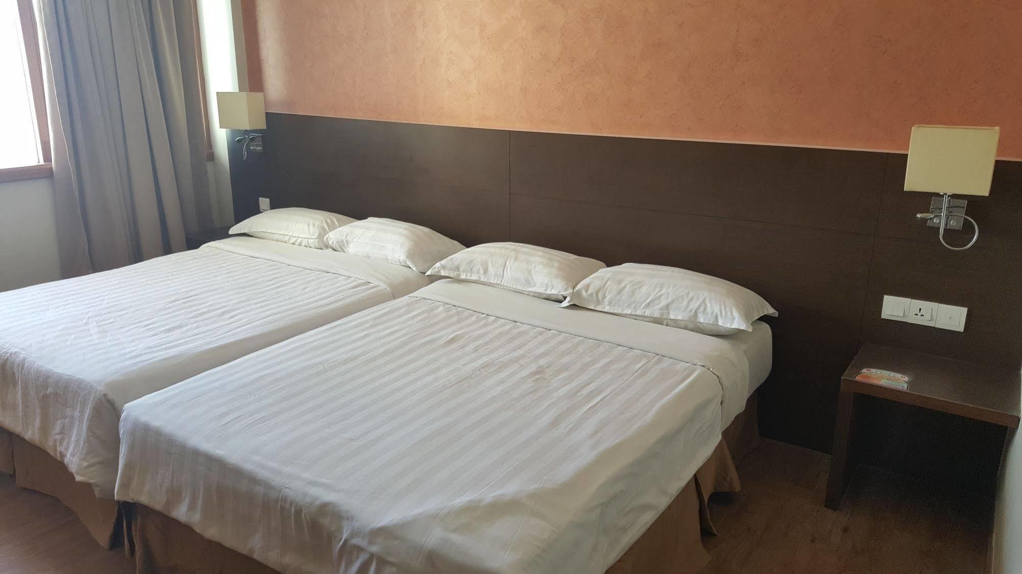 Hotel Malaysia Джорджтаун Экстерьер фото